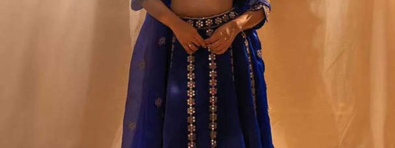 Aveneet Kaur's royal blue lehenga is a must-have for ethnic wardrobe